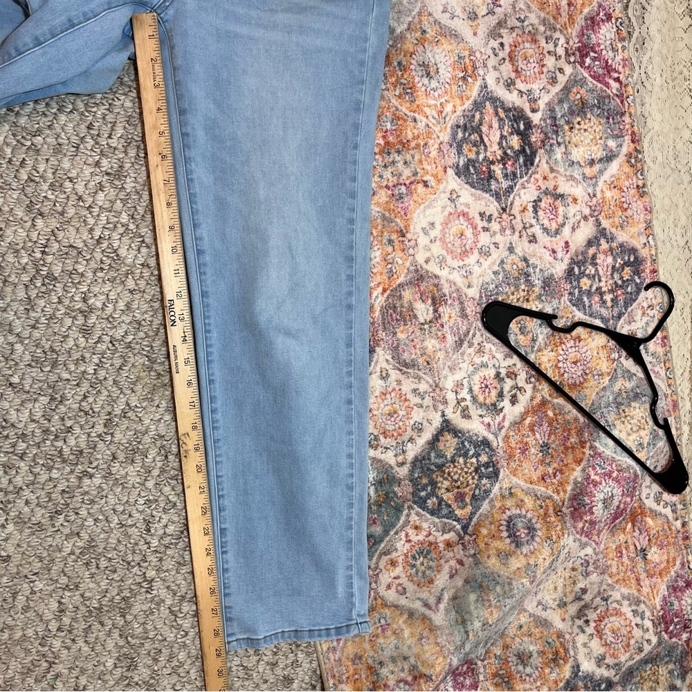 Luvamia Light Wash High Rise Straight Leg Jeans Size S| 28" Inseam Mom Jeans. - Picture 8 of 10